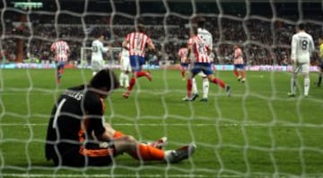 El 28 de marzo de 2010 Reyes y Forlán marcaron en el Bernabeú, pero el resultado fue el mismo que en la primera vuelta 3-2.