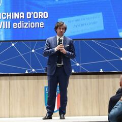 Albertini también teletrabaja con los técnicos en Italia