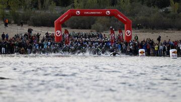 Imagen de la salida de la Challenge Madrid de Triatlón de Larga Distancia en su edición de 2017.