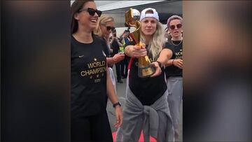 Así arribaron las jugadoras de USWNT al aeropuerto