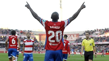 Adrián Ramos celebrando el gol contra el Oviedo.