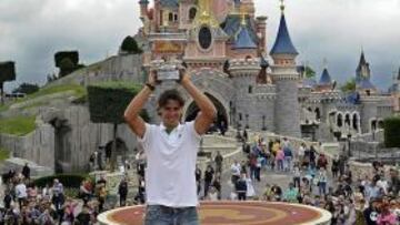 <b>A LA HIERBA. </b>De mañana, en París; por la tarde se entrenó en Londres.