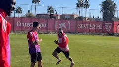 Alexis Sánchez hace esto en la práctica del Sevilla y todos enloquecen: la escena ya superó el millón de reproducciones