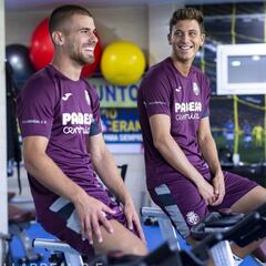 Pau Torres y Leo Suárez pasan de las vacaciones y se incorporan al grupo ya