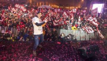 La localidad de Cervera se volcó, a pesar de la lluvia, en el recibimiento del Campeón del Mundo de MotoGP.