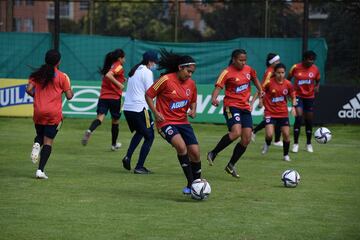 Las dirigidas por Carlos Paniagua iniciaron sus entrenamientos en la Sede Deportiva de la Federación Colombiana de Fútbol en Bogotá.