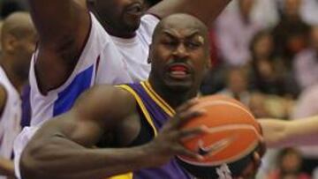 Blancos de Rueda saborea su primera victoria en su retorno a la ACB