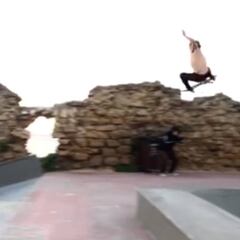 Jaime Mateu sacando jugo al skatepark de La Kantera