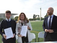Javi Flores con de la consejera de Desarrollo Educativo y Formación Profesional, María del Carmen Castillo