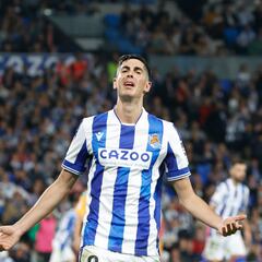 Carlos Fernández ya empieza a marcar diferencias