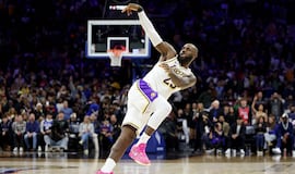 LeBron imparte clase en el regreso de Doncic tras su paternidad