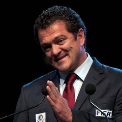 Carlos Hermosillo podría tomar la presidencia deportiva de Cruz Azul este torneo