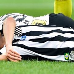 Felipe Aguilar, trasladado al hospital por golpe en la cabeza