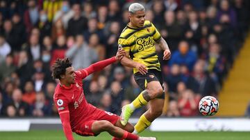 Juan Camilo Cucho Hern&aacute;ndez en un partido de Premier League entre Watford y Liverpool