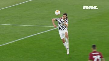 34 años e insaciable como nadie: los dos zarpazos de Cavani que acabaron con la Roma