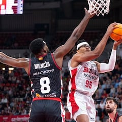 Un nefasto último cuarto condena al Baskonia en Zaragoza