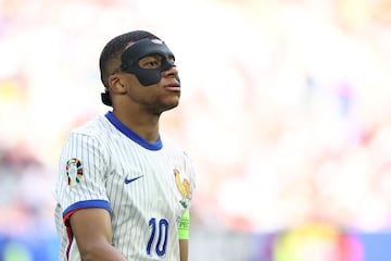 Mbappé has not been comfortable playing in the protective mask.
