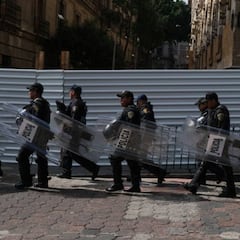Concluye marcha del 2 de octubre; hay cinco policías lesionados