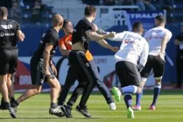 Las imágenes del ataque de los ultras del Bastia a jugadores del Lyon