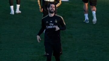 Isco sufre una lesión en el isquiotibial derecho que le hará estar cerca de 20 días de baja.