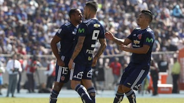 En el clásico del 15 de abril de 2018, Beausejour fue expulsado y se descontroló a tal punto de casi golpear a Pinilla.