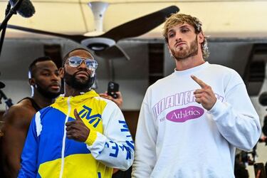 Why was the Floyd Mayweather vs Logan Paul fight delayed?