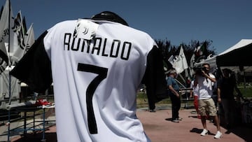 Juventus online store down due to stampede for Cristiano shirts