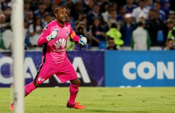 El Campín volvió a ser el escenario de un clásico histórico. Santa Fe y Millonarios tuvieron que irse hasta los penales para definir el clasificado a los cuartos de final de la Copa Sudamericana, serie en la que ganó el equipo cardenal.