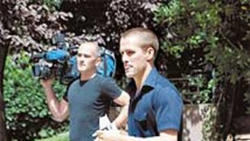 <b>CON SU LIBRO. </b>Owen, ayer, en la presentación de su autobiografía.