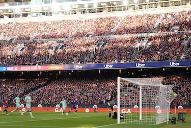 Robert Lewandowski marca el 1-0 al Athletic Club. 