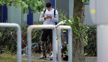 Bellingham deja Dortmund con una aparatosa férula