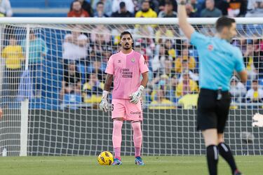 El portero del equipo amarillo sigue acumulando méritos para que De la Fuente cuente con él. Ante el Villarreal nueva portería a cero.