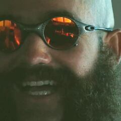 El mejor surfista de olas grandes del año lanza una marca de cerveza