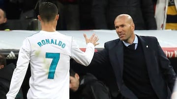 Calderón believes both Ronaldo and Zidane left because Perez did not give them what they wanted.