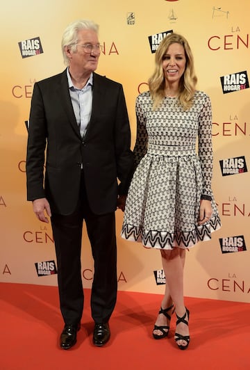 Richard Gere y Alejandra Silva en la premiere de la película "La cena" en los cines capitol de Madrid el 11 de diciembre de 2017. 