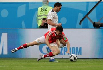 Ahmed Fathy con Aleksandr Golovin.