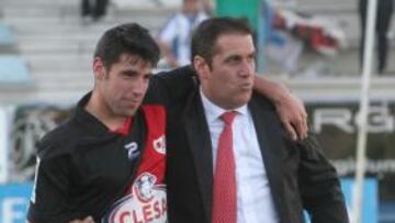 <b>FELICEZ. </b>Alcañiz y Sandoval, al término del partido en Ponferrada.