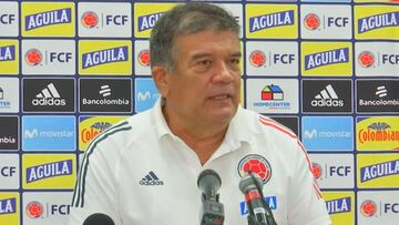 Nelson Abad&iacute;a, t&eacute;cnico de Colombia Femenina, en rueda de prensa