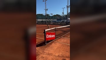 Juanito Jarry, hijo de Nicolás, agarra una raqueta y hace esto: quiere seguir el camino del papá