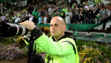 El coleccionista de pasiones, emociones y postales verdolagas