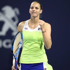 Barty bate a Kontaveit y Pliskova priva a Halep del número 1