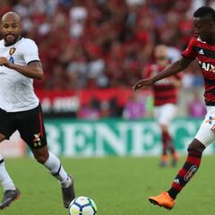 Técnico de Flamengo destaca el nivel de Marlos Moreno