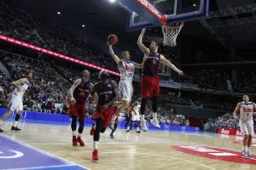 Jaycee Carroll y Víctor Claver.
