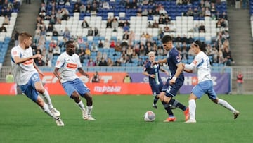 Dos chilenos brillan en Rusia: asistencia, gol y mejor jugador del mes