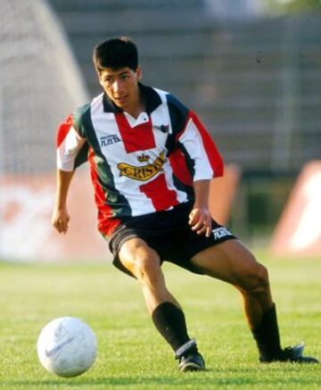 El 21 de marzo del 1999, Jaime Valdés anotó su primer gol en Primera. En el mismo partido, que terminó con un 5-1 de Palestino sobre Coquimbo, el 'Pajarito' sumó tres dianas. En ese entonces tenía 18 años con 69 días.