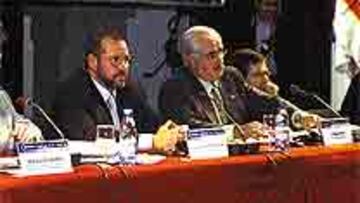 <b>EN DEFENSA DEL CICLISTA.</B> Pablo Antón, en el centro.