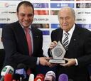 Al Husein optará a la presidencia de la FIFA y Platini le apoya