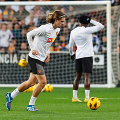 El Valencia negocia para que Yarek no vaya con la Sub-19