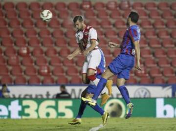 Gol 0-2 de Leo Baptistao