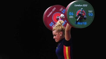 Lidia Valent&iacute;n, durante la final de Halterofilia en categor&iacute;a de hasta 75 kilos en los Juegos Ol&iacute;mpicos de Londres 2012.